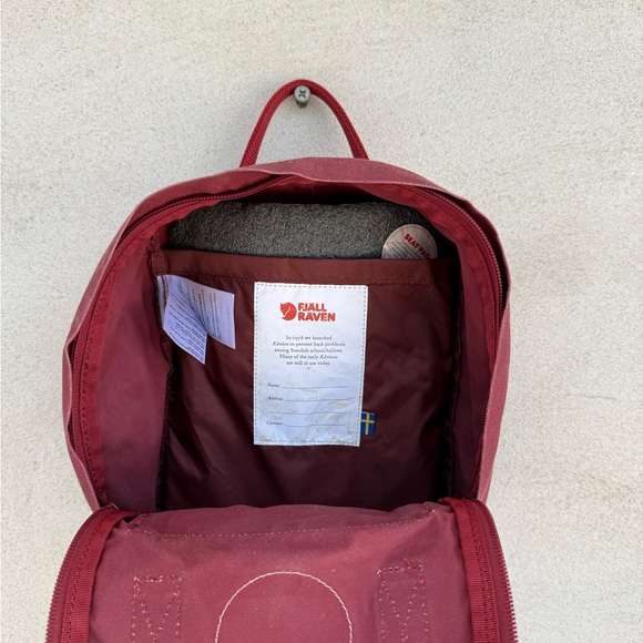 Kånken Mini Classic Backpack - Ox Red - Picture 10 of 11
